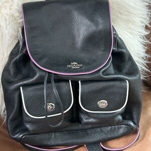 COACH LEATHER BACKPACK 🖤💜LIKE NEW❤️W/ DUST BAG